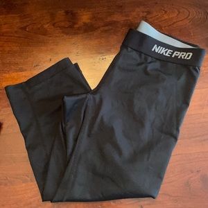 Nike capri leggings size small